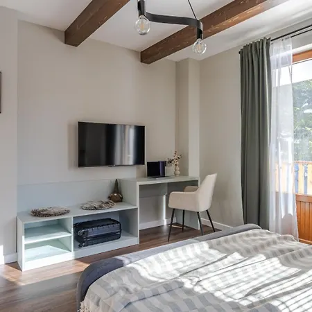 Appartement 3 спални - електрическо подово отопление - бърз Wifi - веранда - в гората - Warm Forest Nest Pamporovo