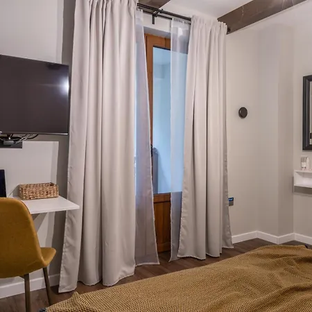 3 спални - електрическо подово отопление - бърз Wifi - веранда - в гората - Warm Forest Nest Pamporovo