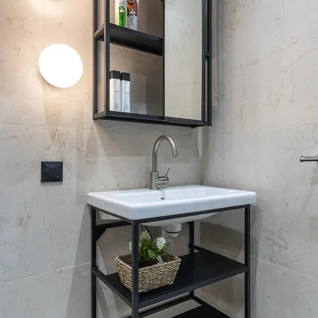 3 спални - електрическо подово отопление - бърз Wifi - веранда - в гората - Warm Forest Nest *