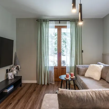 3 спални - електрическо подово отопление - бърз Wifi - веранда - в гората - Warm Forest Nest