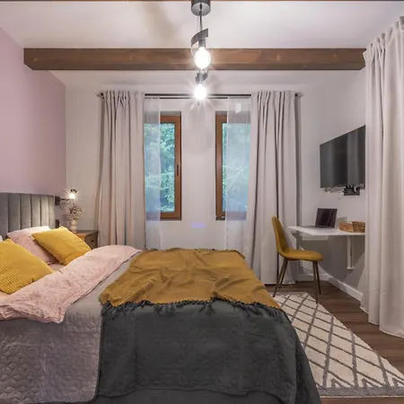 Appartement 3 спални - електрическо подово отопление - бърз Wifi - веранда - в гората - Warm Forest Nest